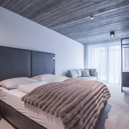Mountain - Luxury - Near Ischgl - Panorama Mountain View - Penthouse & Apartment